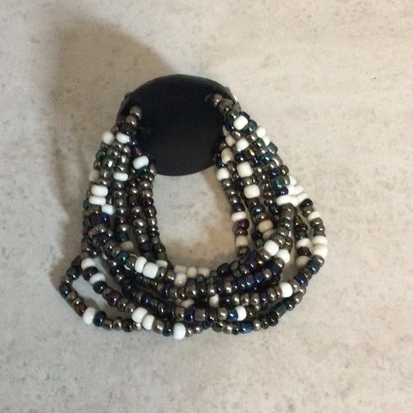 Multi strand bead stretch bracelet with abalone turtle faceplate - Picture 3 of 8